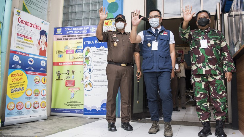 Ridwan Kamil Jalani Uji Klinis Tahap Akhir Vaksin Covid-19 Sinovac - Bagian 1