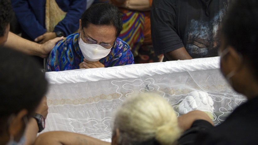 Jenazah Wakasad Letjen TNI Herman Asaribab Disemayamkan di RSPAD - Bagian 1