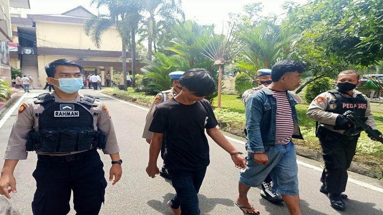 title Selundupkan Narkoba, 2 Pengunjung Rutan Polrestabes Medan Ditangkap Selundupkan Narkoba, 2 Pengunjung Rutan Polrestabes Medan Ditangkap