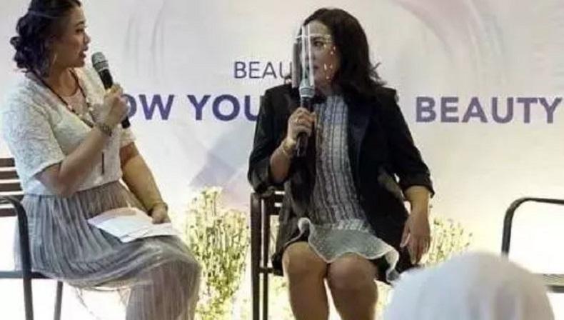 title Dokter Ini Sediakan Konsultasi Daring untuk Bantu Perempuan Tetap Cantik saat Pandemi Covid-19 Dokter Ini Sediakan Konsultasi Daring untuk Bantu Perempuan Tetap Cantik saat Pandemi Covid-19