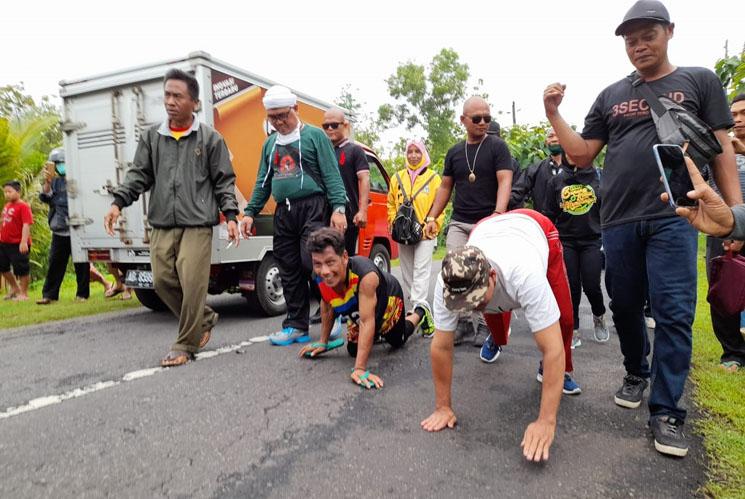 Calon yang Didukung Menangi Pilkada Gunungkidul, Sarjono Merangkak 21 Kilometer
