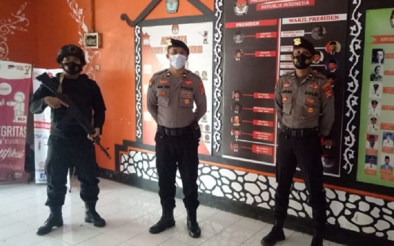 title Polres Sumbawa Perketat Pengamanan Jelang Rapat Pleno KPU Polres Sumbawa Perketat Pengamanan Jelang Rapat Pleno KPU