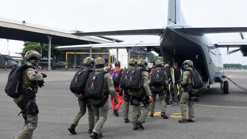 Aksi Terjun Free Fall Prajurit Yontaifib 2 Marinir - Bagian 5