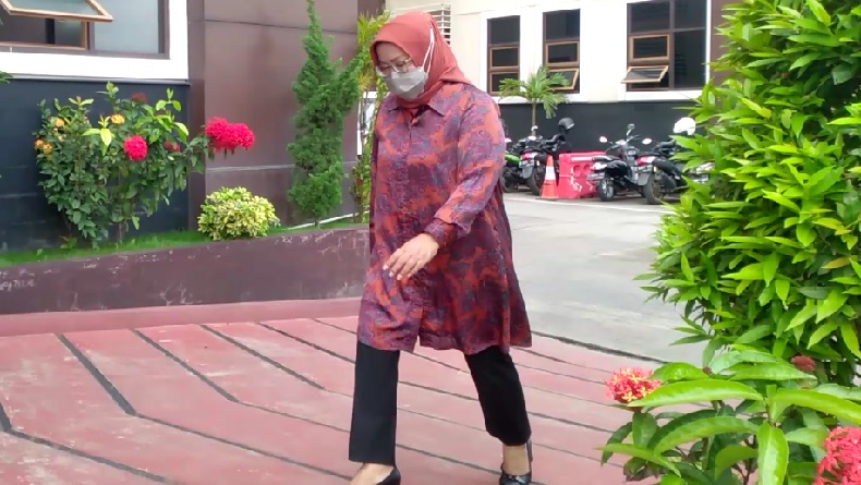 title Bupati Bogor Ade Yasin Tiba di Mapolda Jabar, Diperiksa terkait Megamendung Bupati Bogor Ade Yasin Tiba di Mapolda Jabar, Diperiksa terkait Megamendung