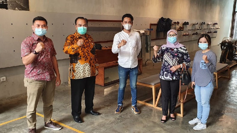 title Bertahan di Tengah Pandemi, Pelaku IKM Jabar Raih Upakarti dan IDGS 2020 Bertahan di Tengah Pandemi, Pelaku IKM Jabar Raih Upakarti dan IDGS 2020