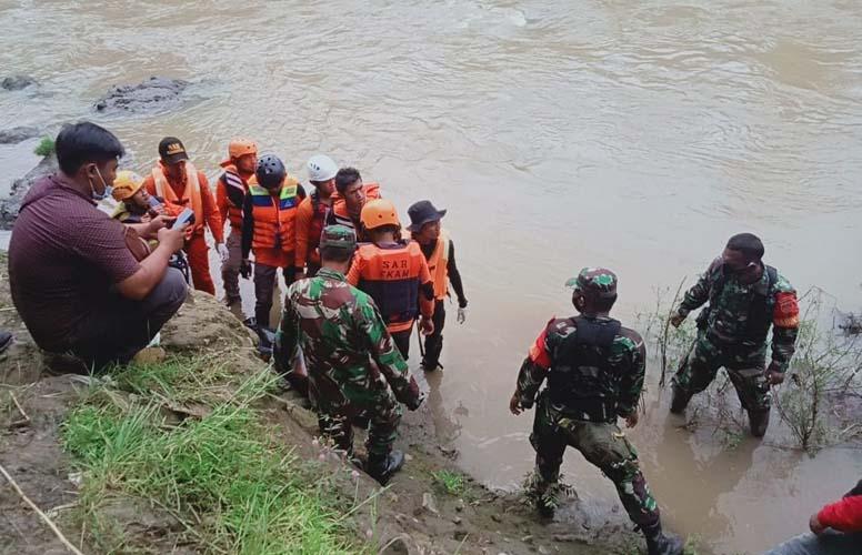 Anggota Koramil yang Jatuh di Sungai Cemoro Ditemukan Meninggal dalam Posisi Mengambang 