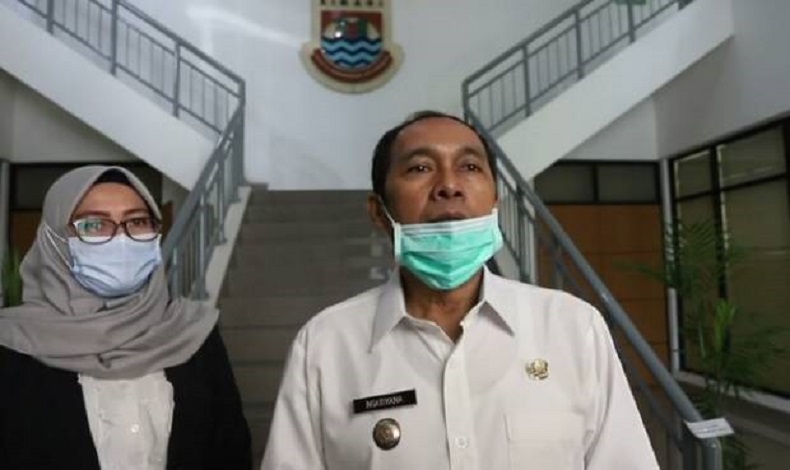 Plt Wali Kota Cimahi: Petugas Garda Terdepan Diutamakan dalam Vaksin Covid-19