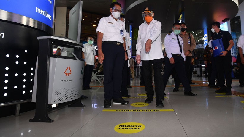 Menhub Cek Kesiapan Stasiun Gambir Hadapi Libur Natal dan Tahun Baru - Bagian 3