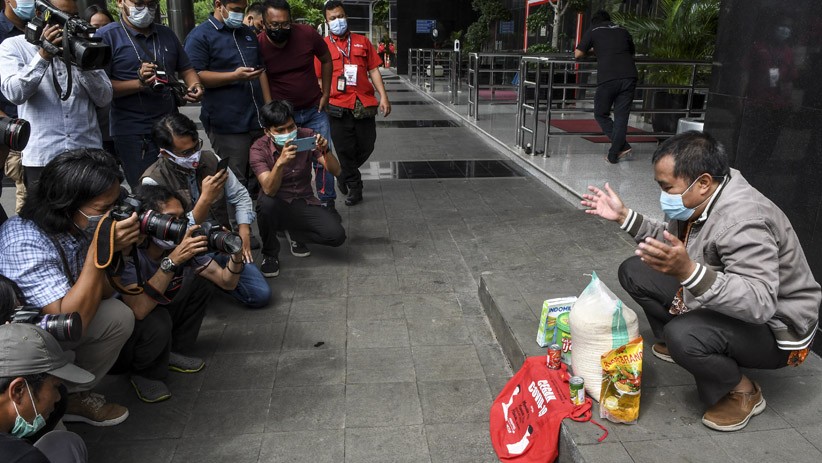 Ini Bukti Paket Sembako Bansos Covid-19 Disunat dari Rp300.000 Jadi Rp188.000 - Bagian 2