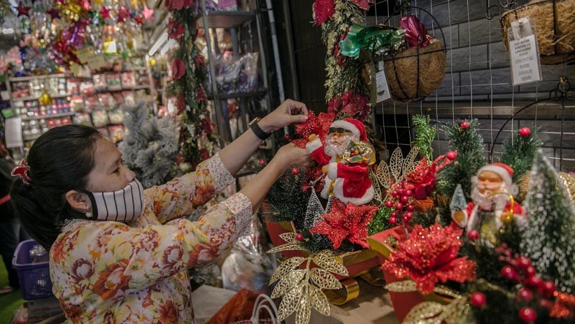 Penjualan Pernak-pernik Natal Tahun Ini Turun Drastis - Bagian 2