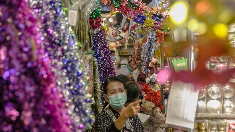 Penjualan Pernak-pernik Natal Tahun Ini Turun Drastis - Bagian 4