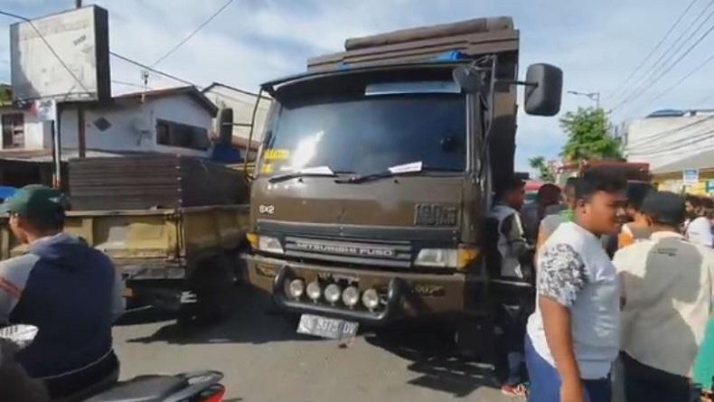 Hendak Menyalip, Driver Ojek Online Tewas Terlindas Truk di Medan Marelan