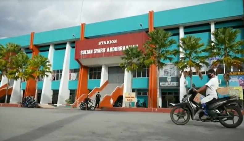 title Stadion SSA Pontianak Ditutup usai Pelatih dan Atlet PON Kalbar Positif Covid-19 Stadion SSA Pontianak Ditutup usai Pelatih dan Atlet PON Kalbar Positif Covid-19