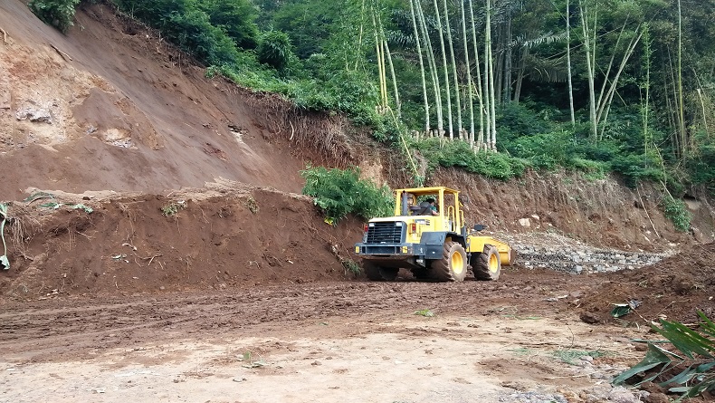 Longsor Terjang Majalengka, Jalan Penghubung Desa Sempat Terputus, 1 Rumah Rusak