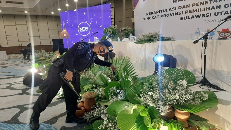 title Tim Jibom Satbrimob Polda Sulut Sterilisasi Tateli Resort, Ini Tujuannya Tim Jibom Satbrimob Polda Sulut Sterilisasi Tateli Resort, Ini Tujuannya
