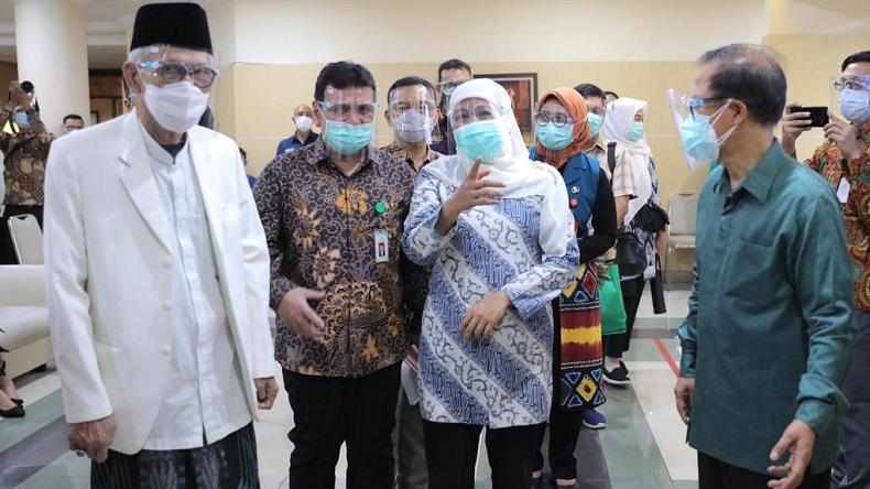 title Pastikan Vaksin Covid-19 Aman dan Halal, Gubernur Khofifah: Jangan Ragu Pastikan Vaksin Covid-19 Aman dan Halal, Gubernur Khofifah: Jangan Ragu