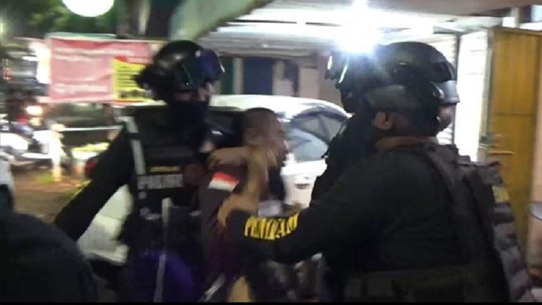 Pria Mabuk di Makassar Coba Perkosa Pembantu dan Pukul Polisi saat Ditangkap