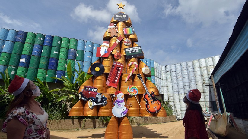 Pohon Natal dari Drum Bekas