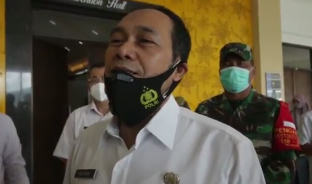 Nekat Berkerumun Malam Tahun Baru di Cimahi, Siap-Siap Dibubarkan Petugas