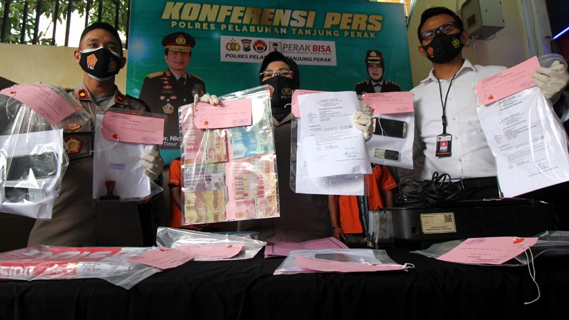 Polisi Tangkap 3 Tersangka Pembuat Dokumen Hasil Rapid Test Palsu - Bagian 2