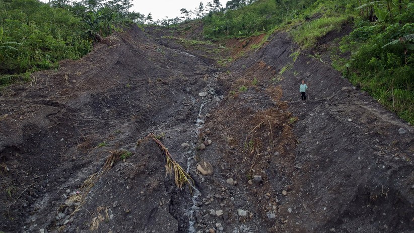 Tanah Bergerak, Rumah Warga Pekalongan Amblas hingga 40 Cm Tanah Bergerak, Rumah Warga Pekalongan Amblas hingga 40 Cm