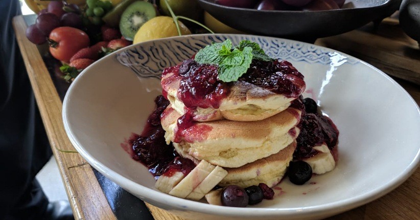 Ini Resep Fluffy Pancake with Tamarillo Jam dari V Cooking Class