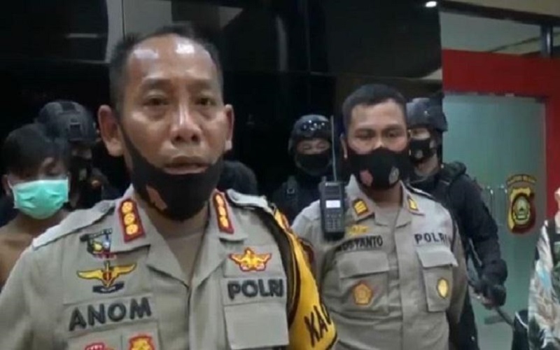 Warga Palembang Berkerumun Malam Tahun Baru, Siap-Siap Dibubarkan 