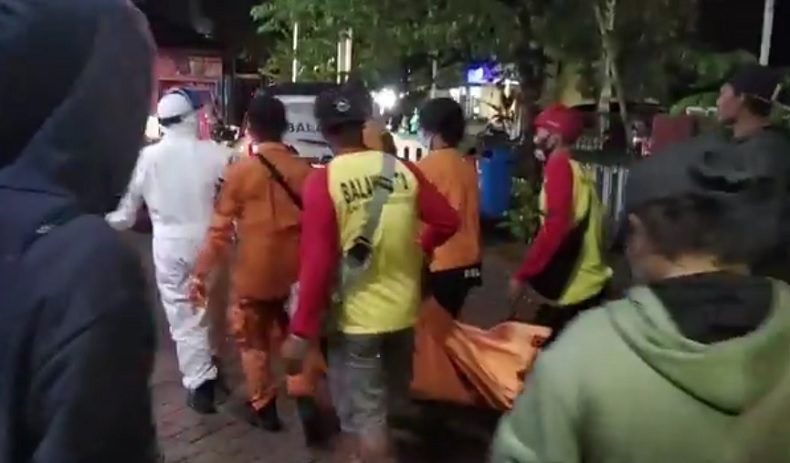 Tak Bisa Berenang, Wisatawan Tewas Tenggelam di Pantai Carita