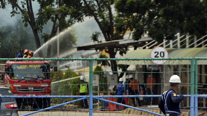 Pabrik Bahan Baku Kertas Kebakaran di Cikarang - Bagian 2