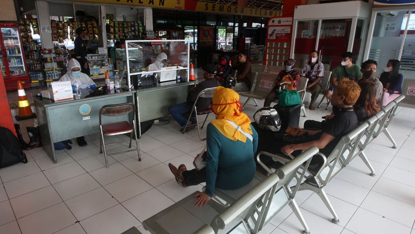 Suasana Layanan Rapid Test Antigen di Terminal Kampung Rambutan - Bagian 1
