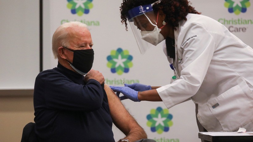 Momen Joe Biden Disuntik Vaksin Covid-19, Disiarkan Langsung Televisi