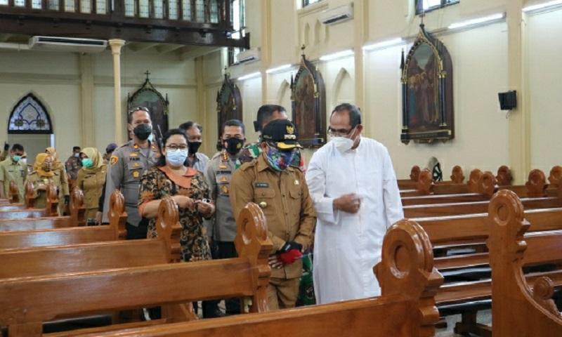 Patuhi Protokol Kesehatan, Gereja di Malang Raya Gelar Misa Natal Luring dan Daring