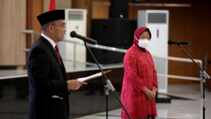 Tri Rismaharini Terima Jabatan Menteri Sosial dari Muhadjir Effendy - Bagian 2