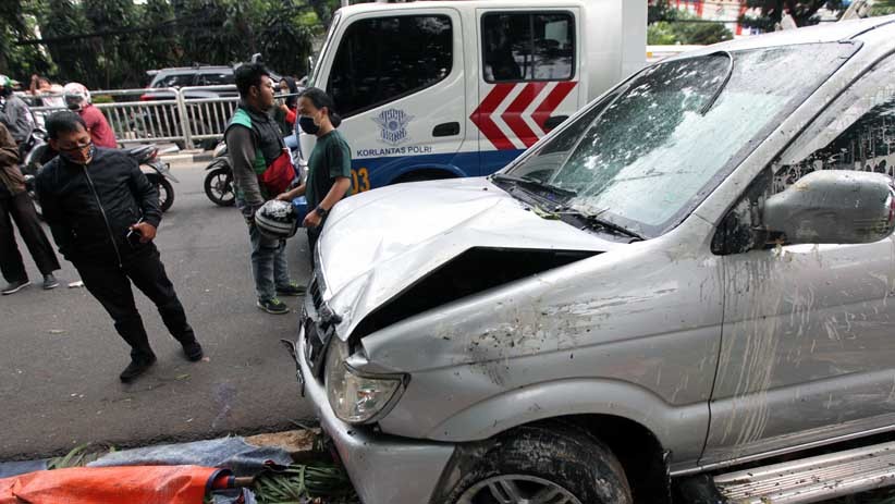 Pedagang Gorengan Tewas Terseret Mobil hingga 10 Meter di Tebet - Bagian 2