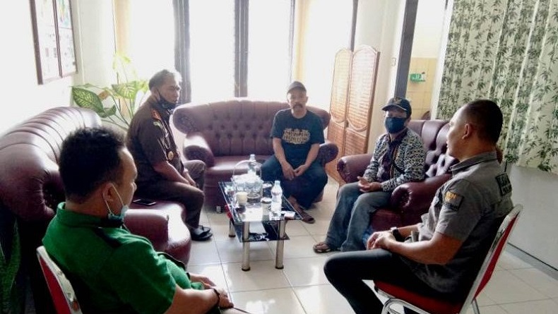 title Kejar Buronan hingga ke Jayapura, Tim Kejari Sempat Dikepung OPM Kejar Buronan hingga ke Jayapura, Tim Kejari Sempat Dikepung OPM