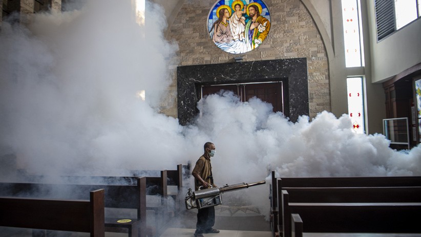 Jelang Hari Raya Natal, Gereja Santo Yosef Palembang Difogging