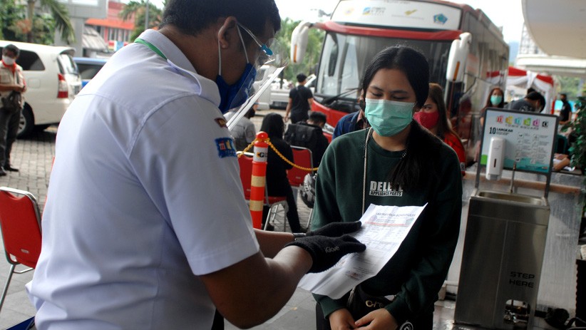 Masuk Mal di Manado, Pengunjung Wajib Rapid Test - Bagian 2
