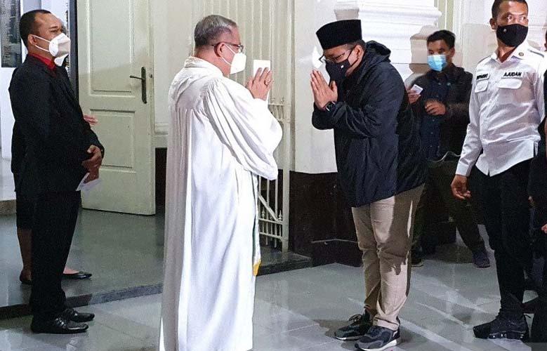 Kunjungi Gereja Blenduk Semarang, Gus Yaqut : Saya Bahagia Sekaligus Terharu 