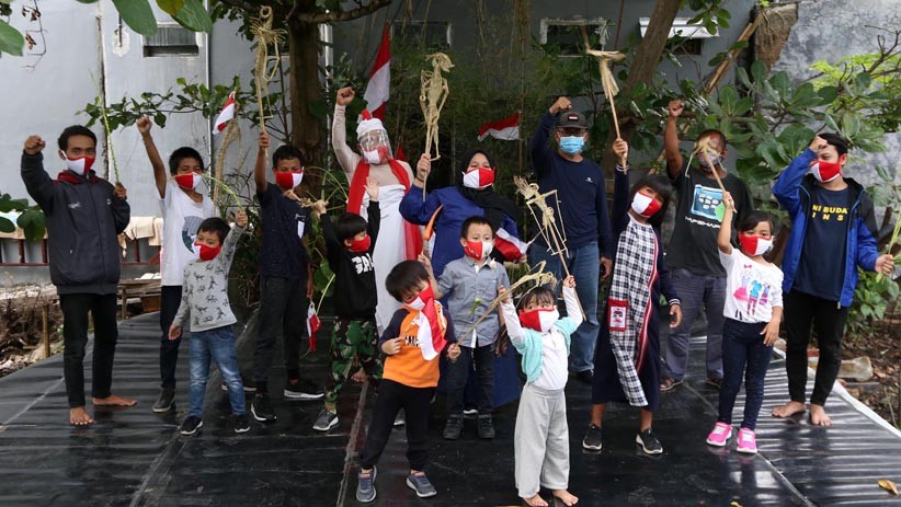 Keceriaan Anak-Anak Belajar Wayang Suket bersama Besut Rusmini