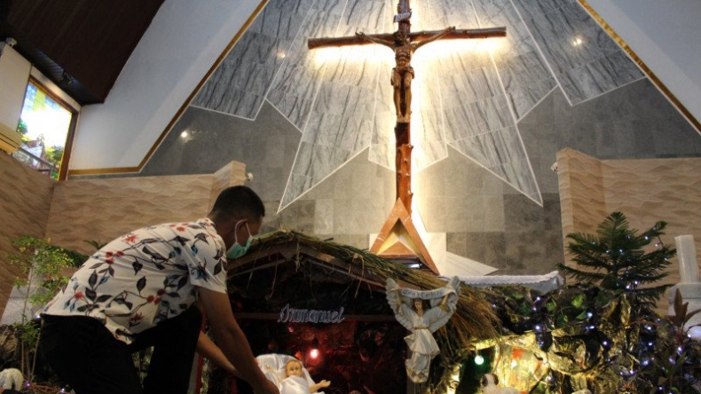 Pandemi Covid, Gereja di Bandarlampung Gelar Misa Malam Natal Online