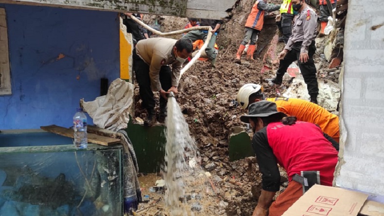Kondisi Medan Sulit dan Rawan Longsor, Pencarian Korban Jayagiri Dilakukan Manual