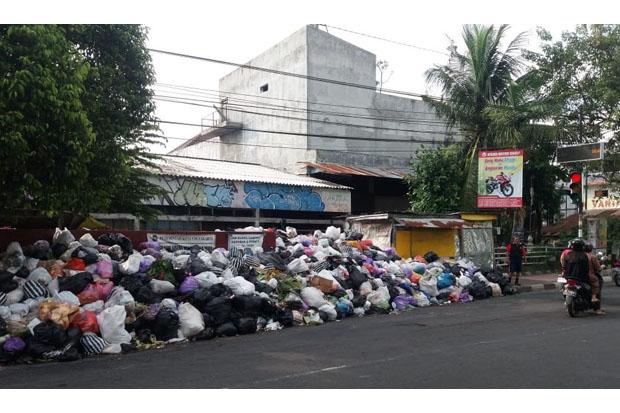 title Kaleidoskop 2020: TPST Berulangkali Ditutup Warga, Pemda Tak Ada Solusi Kaleidoskop 2020: TPST Berulangkali Ditutup Warga, Pemda Tak Ada Solusi