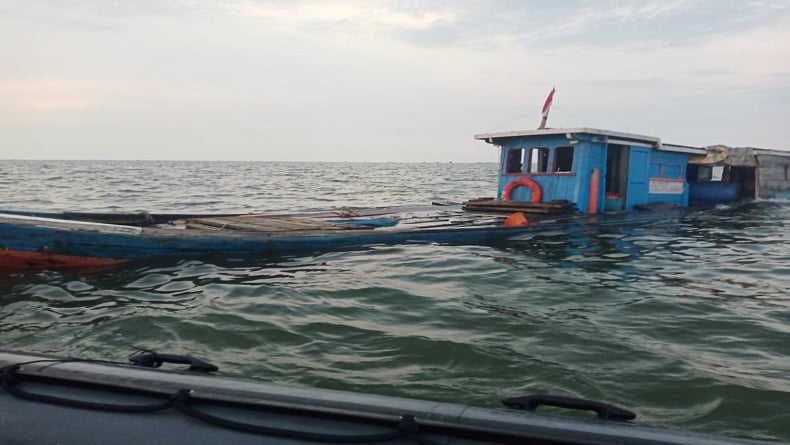 Kapal Bocor akibat Tabrak Beting di Perairan Belawan, 4 ABK Berhasil Dievakuasi