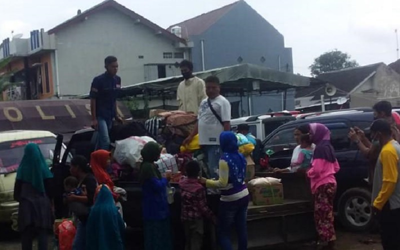 227 Warga Lereng Merapi di Magelang Bertahan di Barak Pengungsian