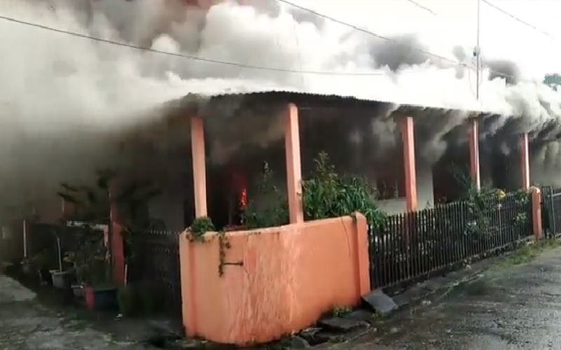 Ditinggal Penghuni Liburan Natal, 7 Rumah di Padang Terbakar
