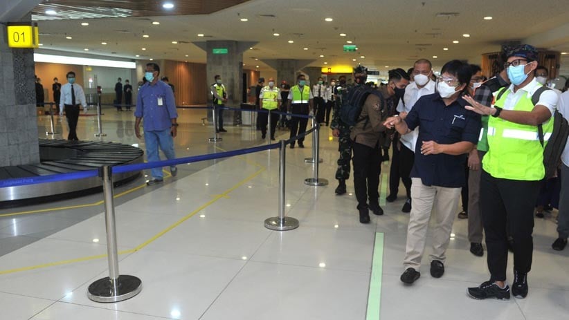 Pakai Udeng dan Ransel, Begini Gaya Sandiaga Uno Kunker ke Bandara Ngurah Rai - Bagian 3