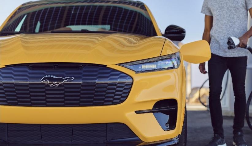 Tak Mau Kalah dari China, Otomotif AS Kumpulkan Kekuatan Bangun Kendaraan Listrik