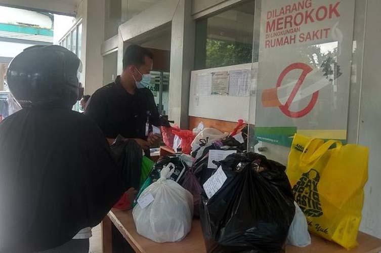 Begini Cara RSUD Soetrasno Rembang Fasilitasi Keluarga Antar Barang untuk Pasien Covid-19