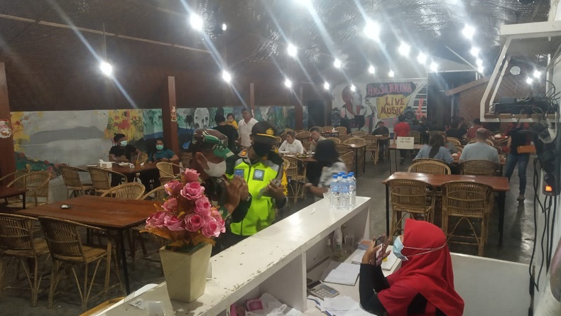 Tekan Penyebaran Covid-19 di Manado, TNI-Polri Gelar Operasi Yustisi di Malam Hari