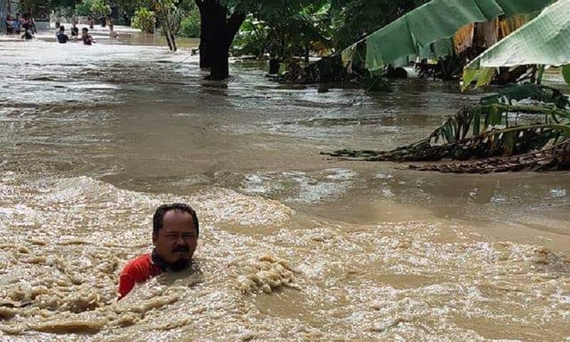title Luapan Kali Lamong Rendam 3 Kecamatan di Wilayah Gresik Selatan Luapan Kali Lamong Rendam 3 Kecamatan di Wilayah Gresik Selatan